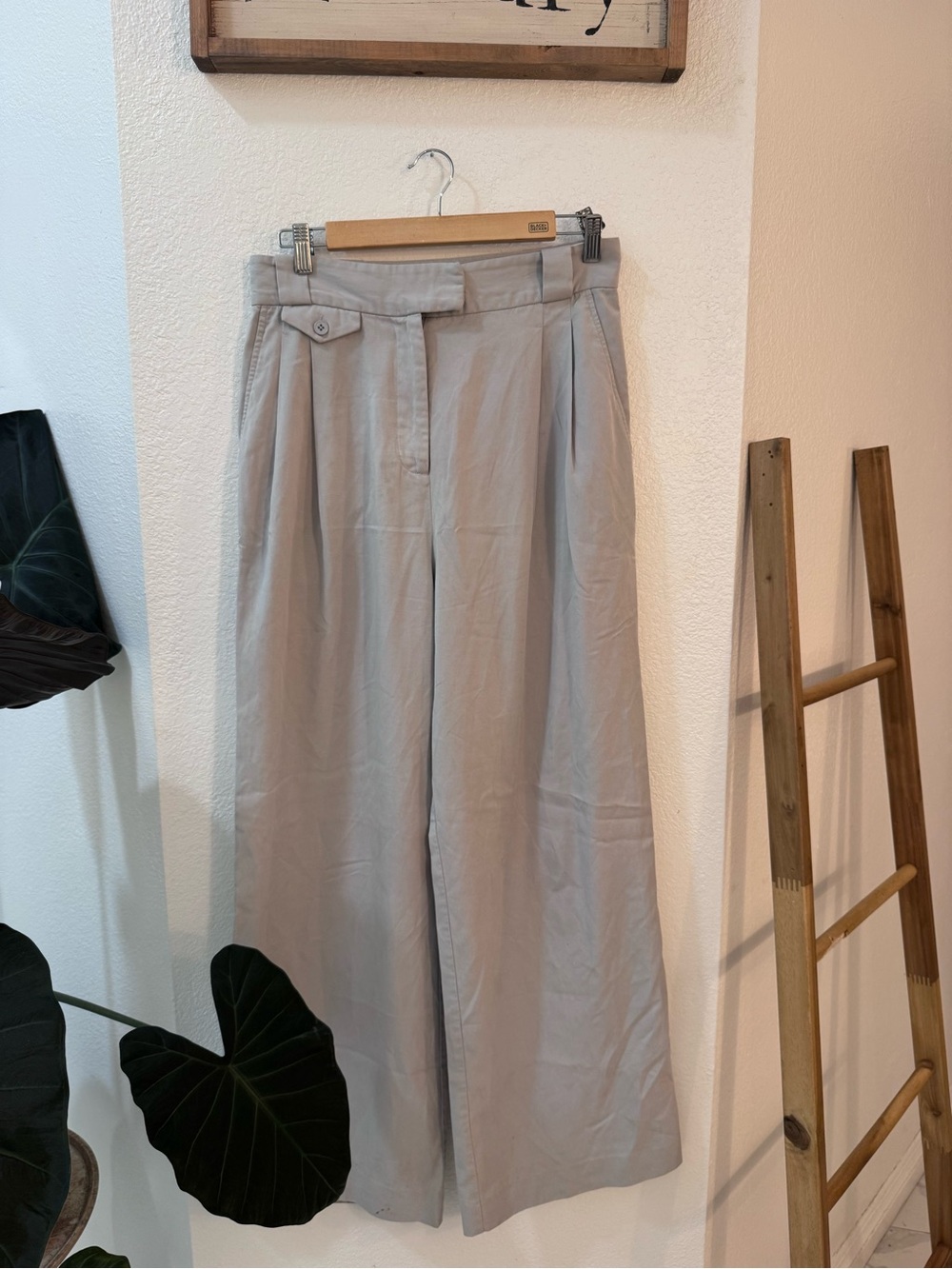 Shona Joy Irene High Waisted Light Gray Wide-Leg Trousers With Pleats Size 8